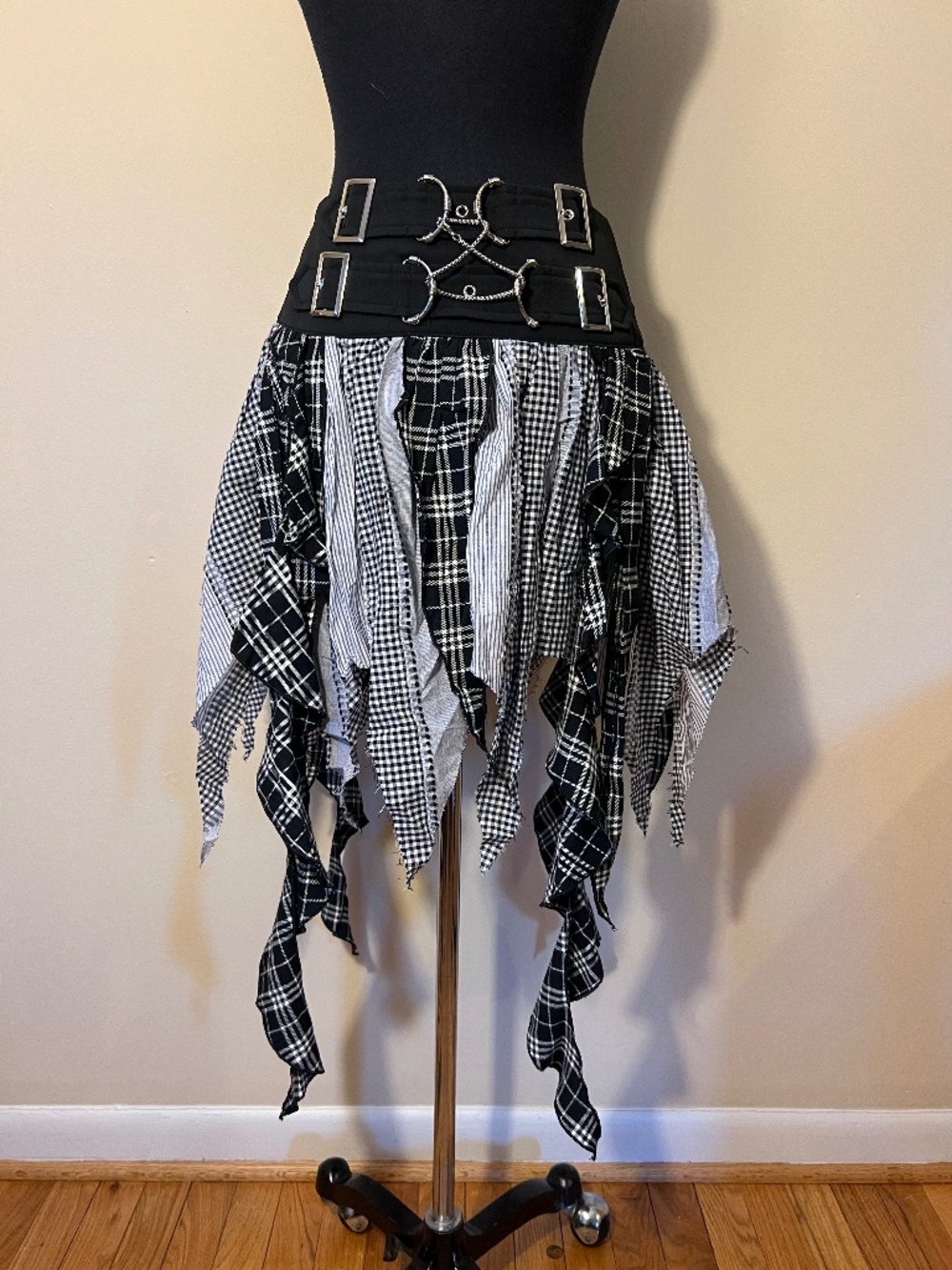 Dark in Love Punk Asymmetric Mini Skirt